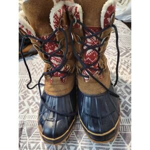 Khombu Maya Size 7.5 Snow Leather Duck Boots Fair Isle Red Sweater Shearling